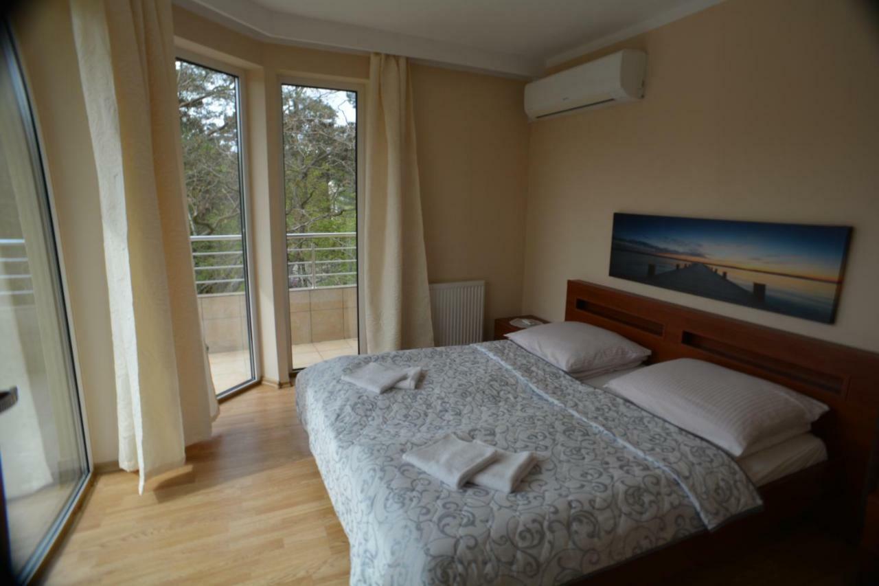 Floryda Jurata Bed & Breakfast Luaran gambar