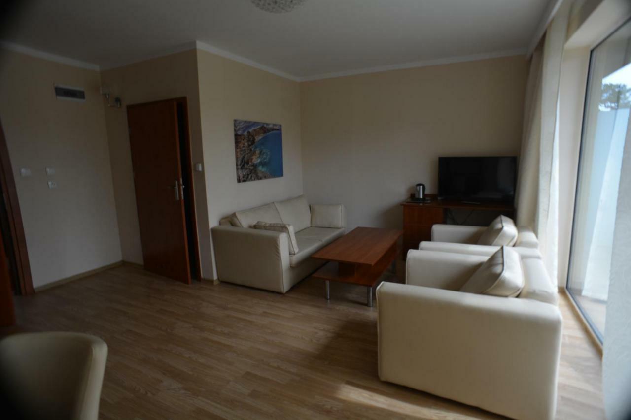Floryda Jurata Bed & Breakfast Luaran gambar